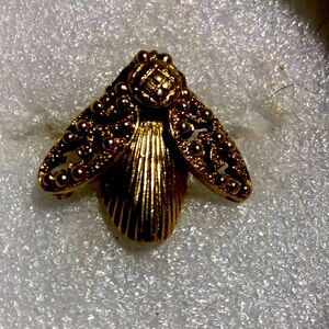 Vintage bee brooch